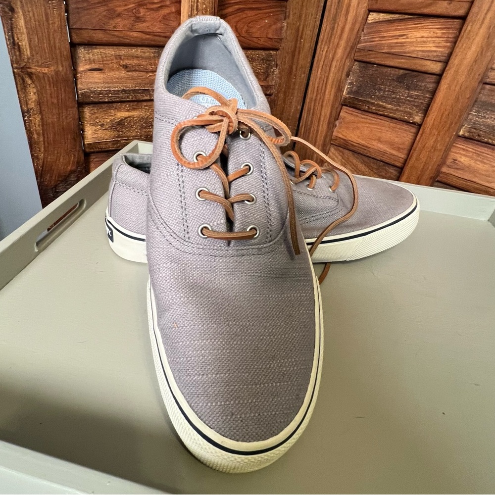 Sperry Men's Canvas Lace-Up Sneakers with Brown leather Laces. Stylish!!!!